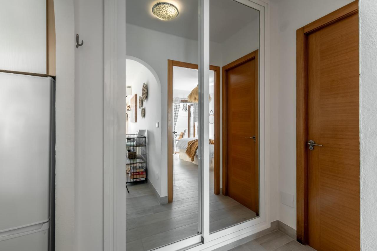 Capistrano Playa 111 Apartment Нерха Екстериор снимка